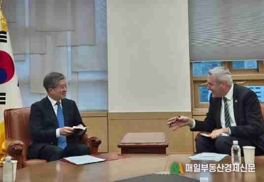 경제외교조정관, 미국 국무부 수석 경제자문관 면담